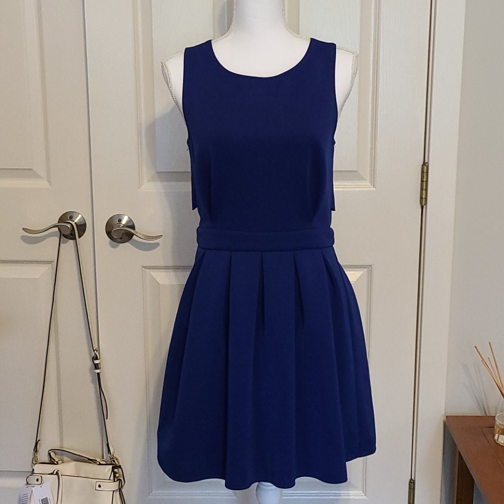 Sleeveless open back dress